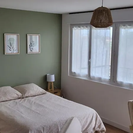 Vue Degagee Avec Parking Prive & Balcon Διαμέρισμα *